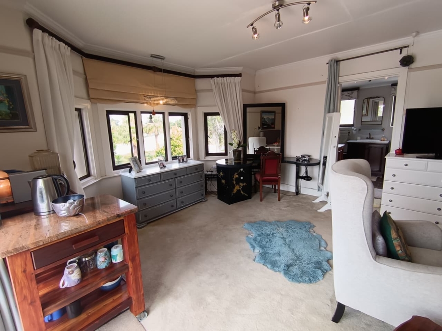 7 Bedroom Property for Sale in Walmer Eastern Cape